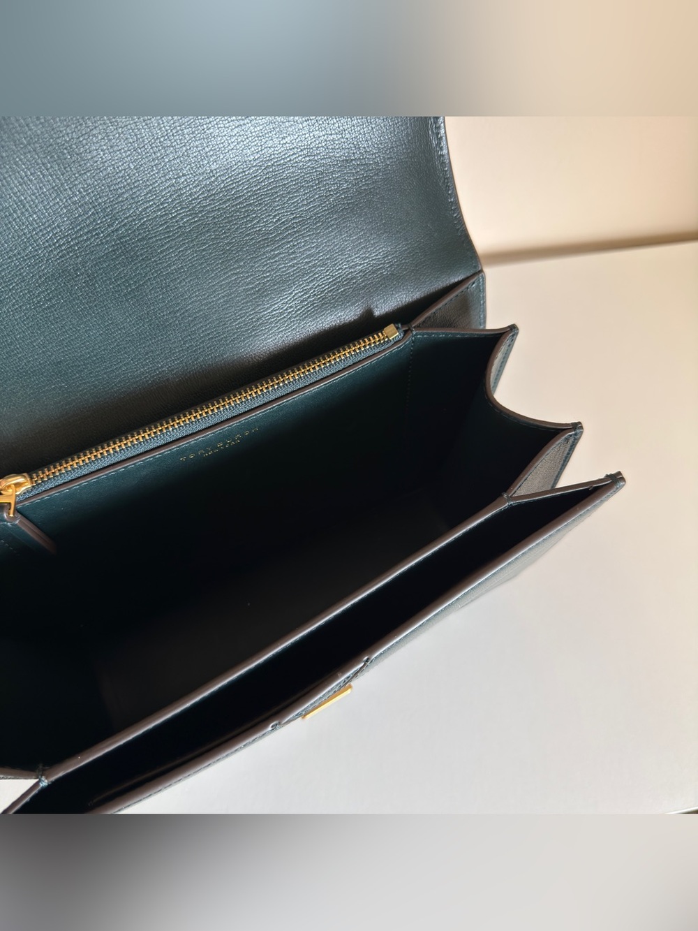 Tory Burch Fleming Leather Shoulder Bag in Dark Green - Picture 6 of 14